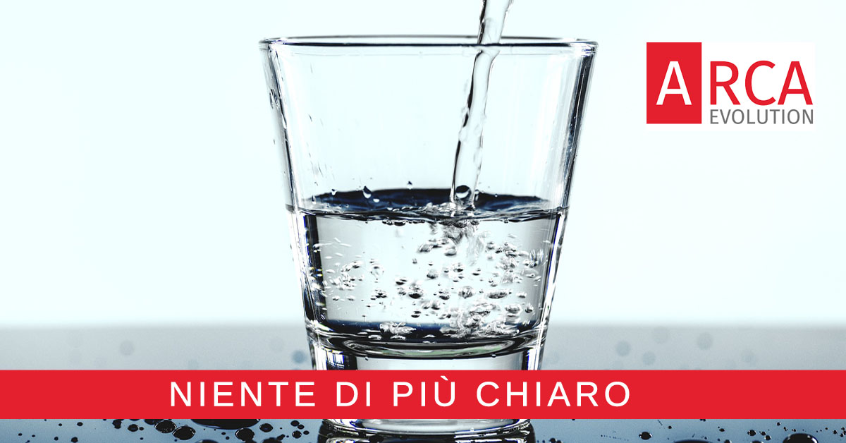 immagine di un bicchiere d'acqua chiara come il software di fatturazione elettronica di R&P Informatica